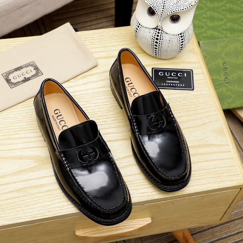 G*u*i leather shoes